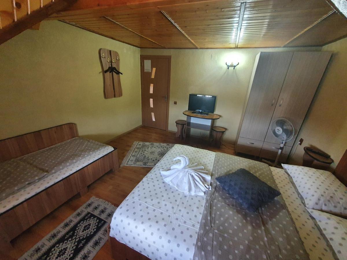 Pensiunea Dandu Corbeni Esterno foto