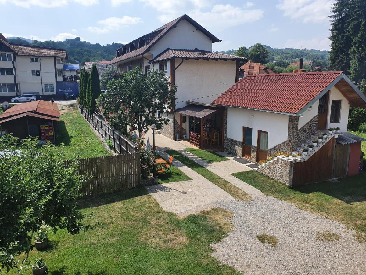 Pensiunea Dandu Corbeni Esterno foto