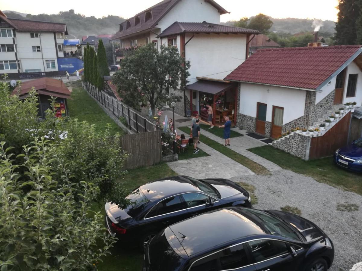 Pensiunea Dandu Corbeni Esterno foto